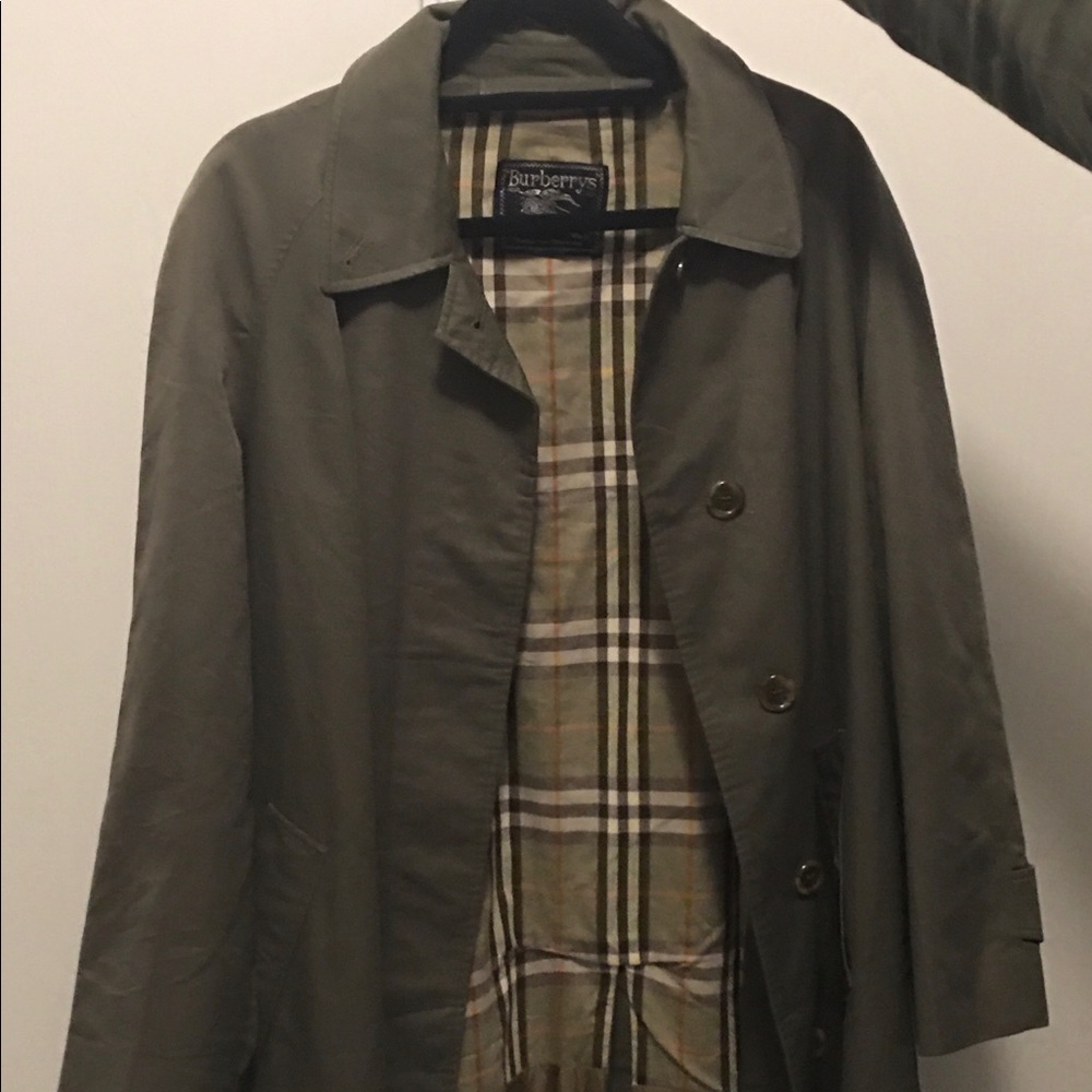 Burberry trench coat / jacket